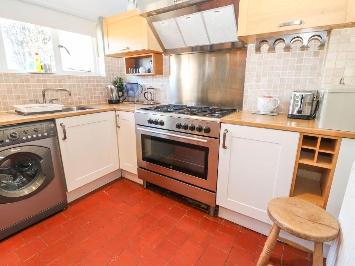 Green Pump Cottage Блокли Екстериор снимка