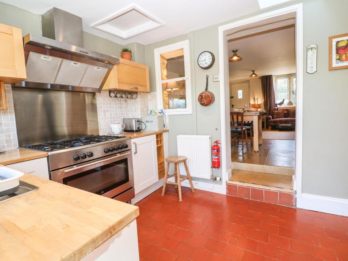 Green Pump Cottage Блокли Екстериор снимка
